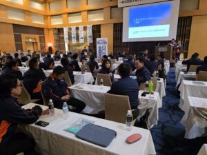 チームディスカッション中の画像