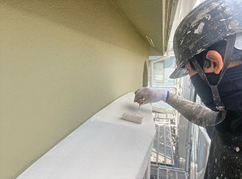 出窓天端の上塗り