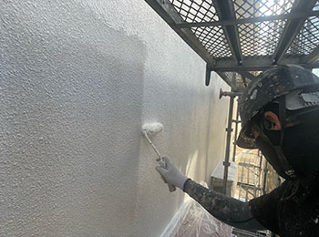 外壁の下塗り