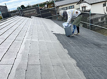 屋根下塗り