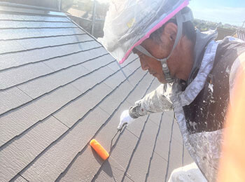 屋根上塗り